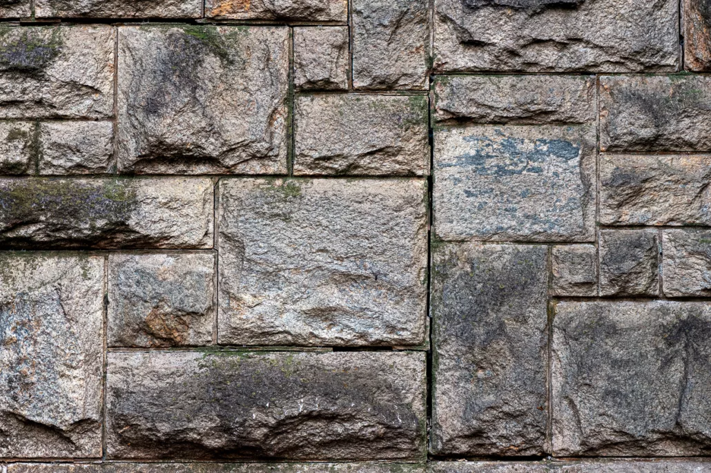 Hoe beschermt u uw natuurstenen muur?
